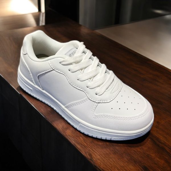 Garvalin pantofi sport universali.