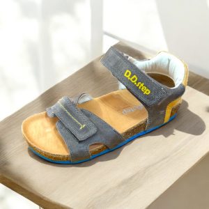 D.D.Step sandale din piele cu talpa din pluta.