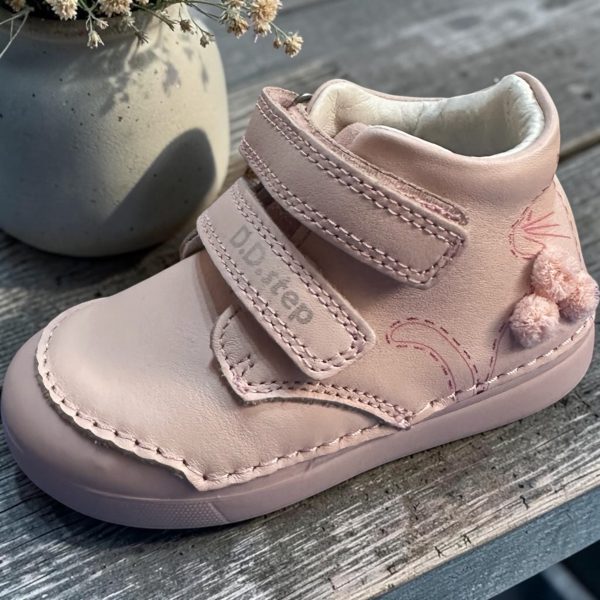 D.D.Step ghete din piele pentru fete.